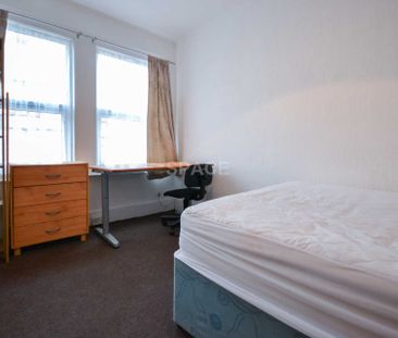 Price £2,200 pcm - Available 01/07/2025 - Furnished - Photo 3