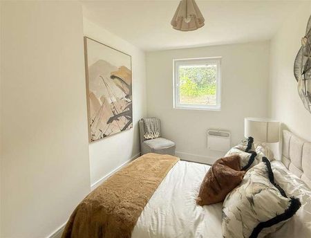 Martin Court, Hastings - Photo 2