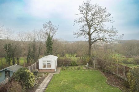 4 bedroom detached house to rent - Photo 2