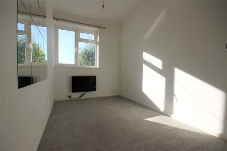 Fairlawn Close, Feltham,TW13 - Photo 5