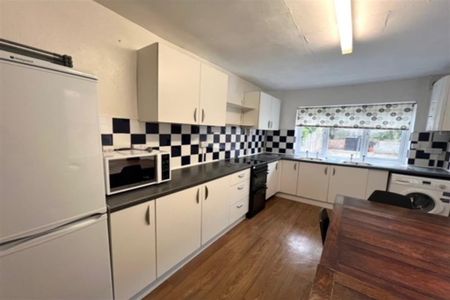 6 bedroom terraced house to rent - Photo 4