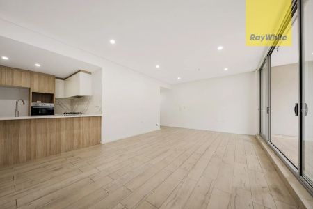 NORTH-FACING TWO BEDROOM APARTMENT IN THE HEART OF PARRAMATTA CBD - 550M TO STATION - Photo 5