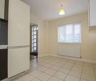 4 bedroom semi-detached house to rent - Photo 5