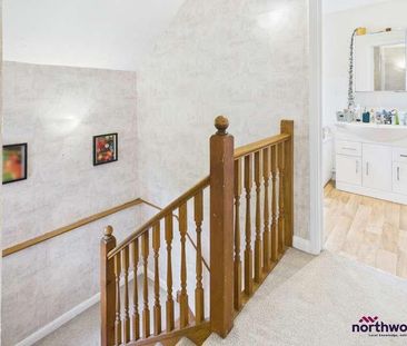 South Lynn Drive, Upperton, Eastbourne, BN21 - Photo 2