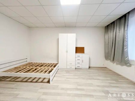 Studentské bydlení na akademický rok: Obrovský byt 3+kk (75 m - Fotografie 5