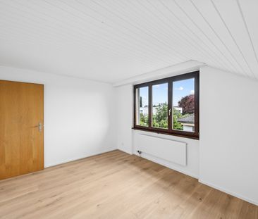 Saniertes 6.5-Zimmer-Einfamilienhaus mit Garten - Photo 2