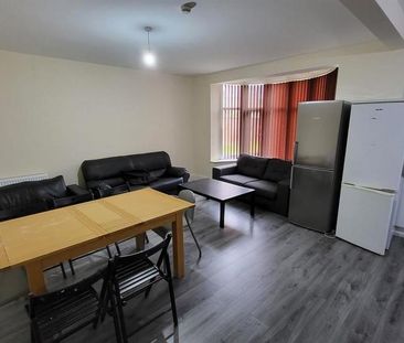 8 bedroom house to rent - Photo 1