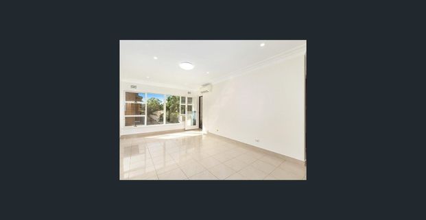 Bright and Spacious 2-Bedroom Apartment - Photo 1