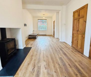 2 bedroom terraced house to rent - Photo 4