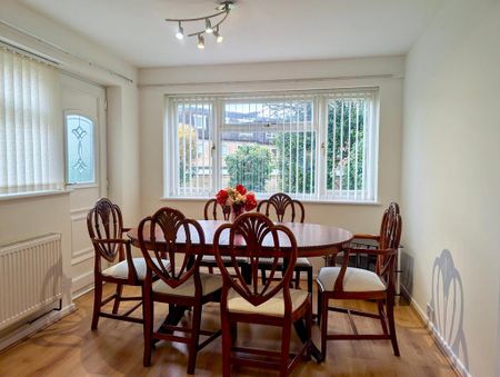 4 bedroom semi-detached house to rent - Photo 2