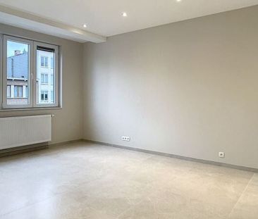 Appartement te huur in Jette voor € 980 met 1 slaapkamer - Photo 4
