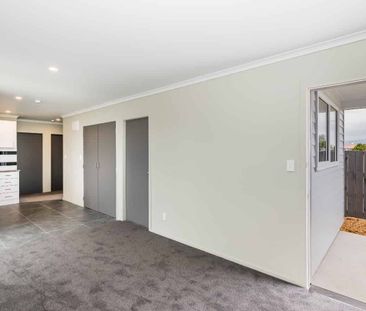 New Cosy 3-Bedroom Home – Fully Fenced & Move-In Ready! - Photo 1