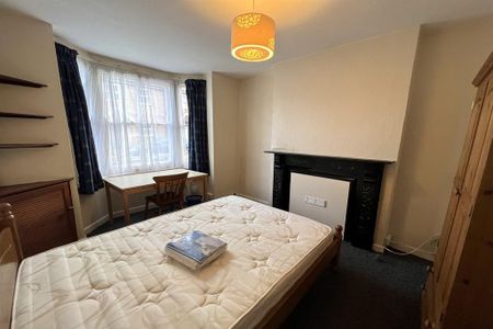 4 bedroom terraced house to rent - Photo 4