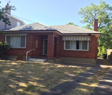 Spacious Family Home in Beautiful Burnside - Photo 3