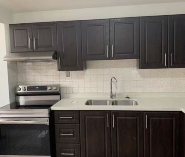 For Lease - 137 Markham Street, Toronto, Ontario - Photo 5