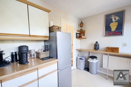2 bedroom terraced house to rent - Photo 4