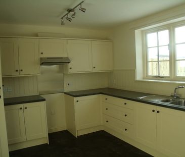 A semi-detached cottage situated a rural village within close proxi... - Photo 2