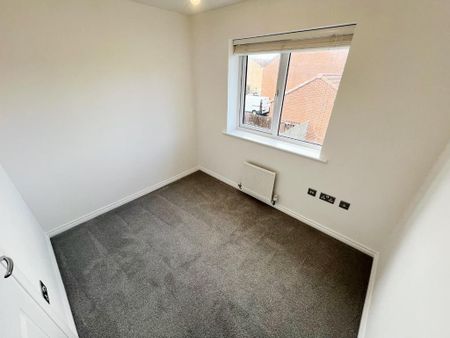 4 bedroom detached house to rent - Photo 2