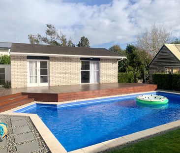 This is a FULLY FURNISHED one bedroom unit tucked away at the rear ... - Photo 2