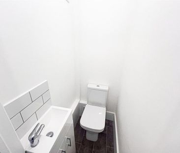 4 bedroom terraced house to rent - Photo 5