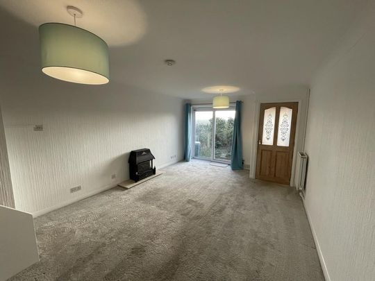 2 bedroom end of terrace house to rent - Photo 1