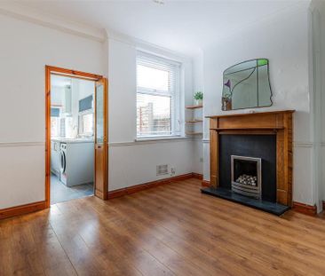 2 bedroom semi-detached house to rent - Photo 2