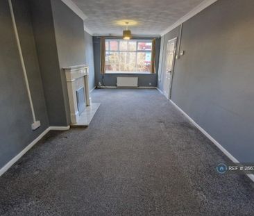 3 bedroom semi-detached house to rent - Photo 1