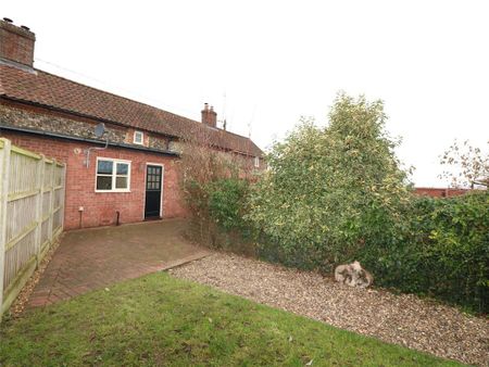 2 bedroom terraced house to rent - Photo 4