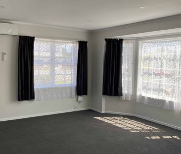 Beautifully Renovated 3 Bedroom Home - Photo 5