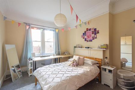 6 bedroom terraced house to rent - Photo 5