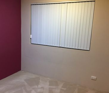 Contemporary 4-Bedroom Home in Prime Carlisle | Unfurnished - Photo 4