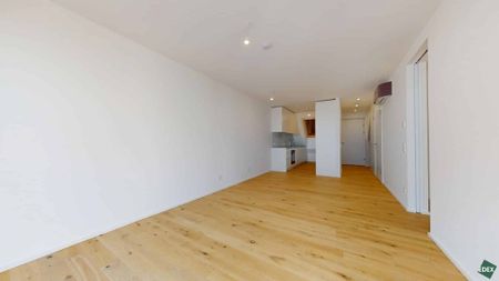 ERSTBEZUG | Klimatisierte W2-Zimmer-Wohnung mit Balkon, Garagenplatz optional - Photo 3