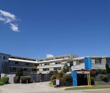 GROUND FLOOR APARTMENT - Photo 2