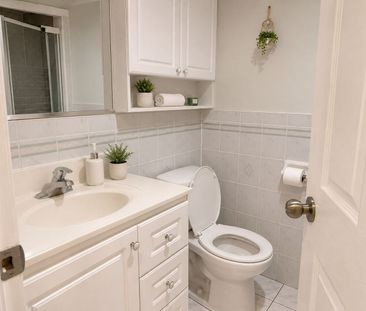 For Lease - 5 Mid Pines Road, Toronto, Ontario - Photo 3