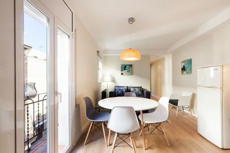 Travessia de Sant Antoni, Barcelona, Catalonia 08012 - Photo 5