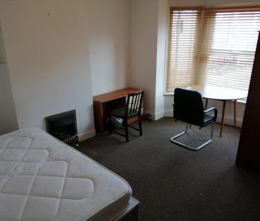 3 bed house to rent in Cromwell Road, Colchester - Photo 3