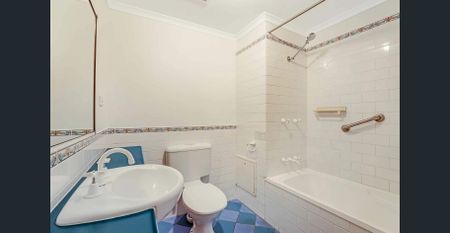 FULL FURNISHED AND A MUST SEE NOW!!!! - Photo 4