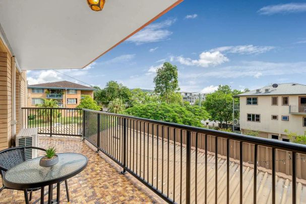 “SPACIOUS - LOCATED PERFECTLY” - Photo 1