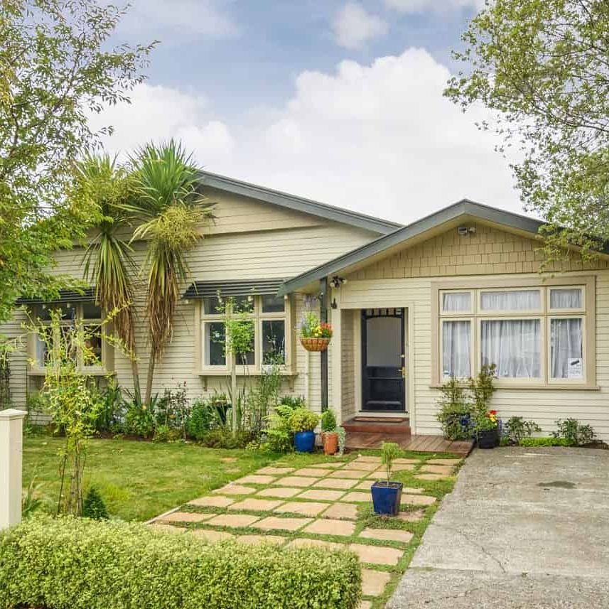 Charming 4BR 2 Bath Hokowhitu Home w/ Garden - Photo 1