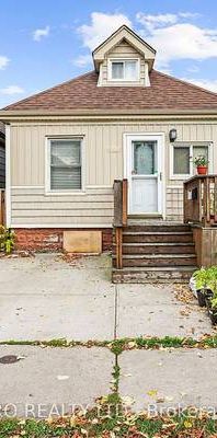 2BR detached home main level - Photo 1