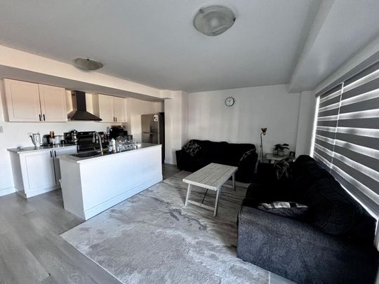 For Lease - 21 Blue Forest Crescent, Barrie, Ontario - Photo 1