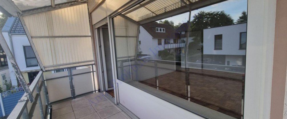 Modernisiert, zentral, ruhig, kl. Garage, 3- bis 4-Zimmer mit Balkon, Obergeschoss in einem Zweifamilienhaus - Photo 1