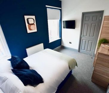 1 bedroom in a house share to rent - Photo 2