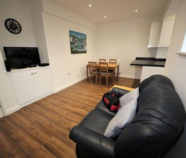 1 bedroom in a house share to rent - Photo 4