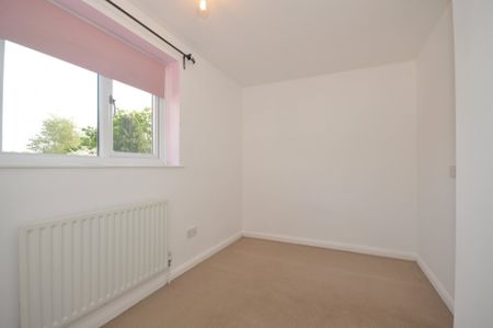 Freesland Rise, Whittleford, Nuneaton, Warwickshire, CV10 9QF - Photo 5