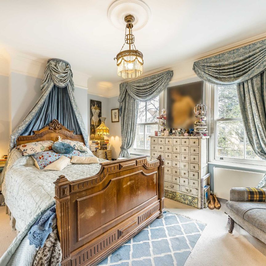 Grove Road, Barnes, SW13, London - Photo 1