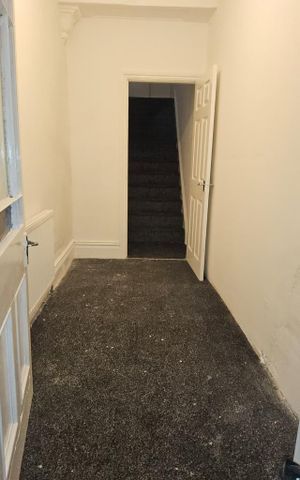 3 bedroom flat to rent - Photo 5