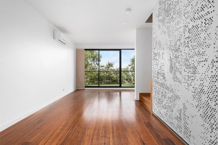 3/2 Bridge Street, Northcote VIC 3070 - Photo 2