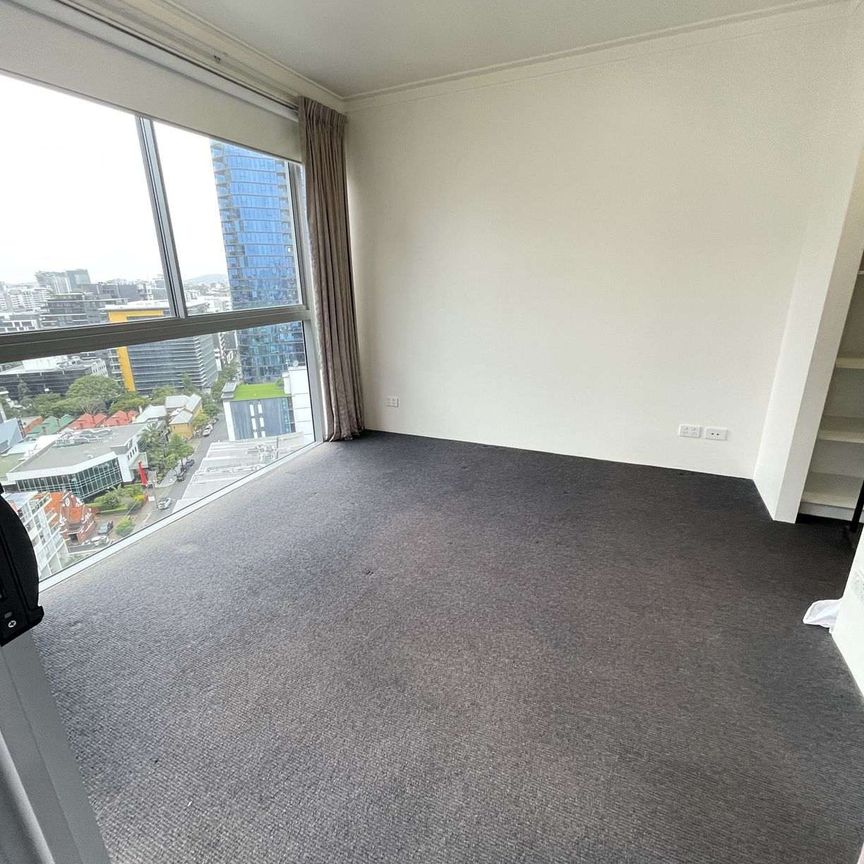 Unfurnished Premium 2-Bedroom, 2-Bathroom Apartment with 1 Car Park - Photo 1