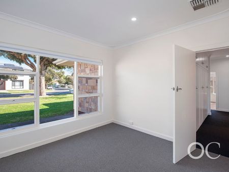 Open the Door To Coastal Convenience - Photo 5